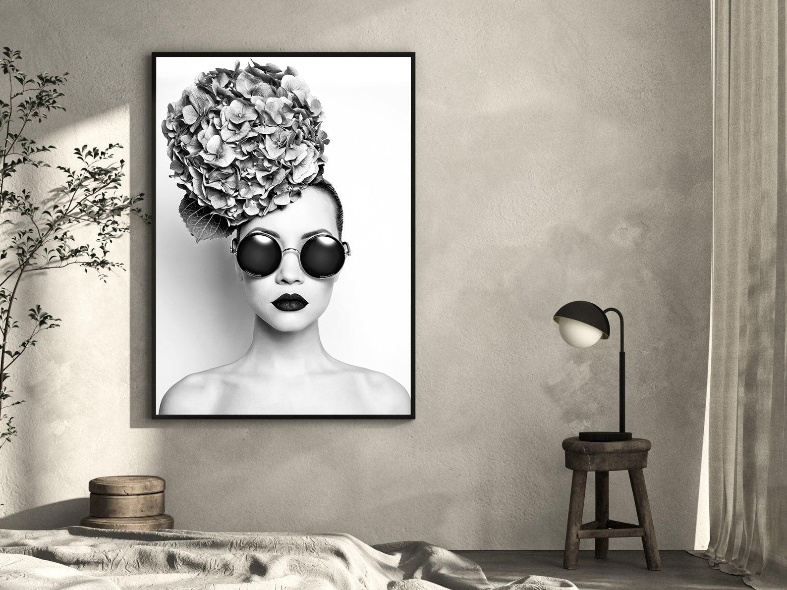 Tablou Canvas - Fata cu ochelari si floare pe cap