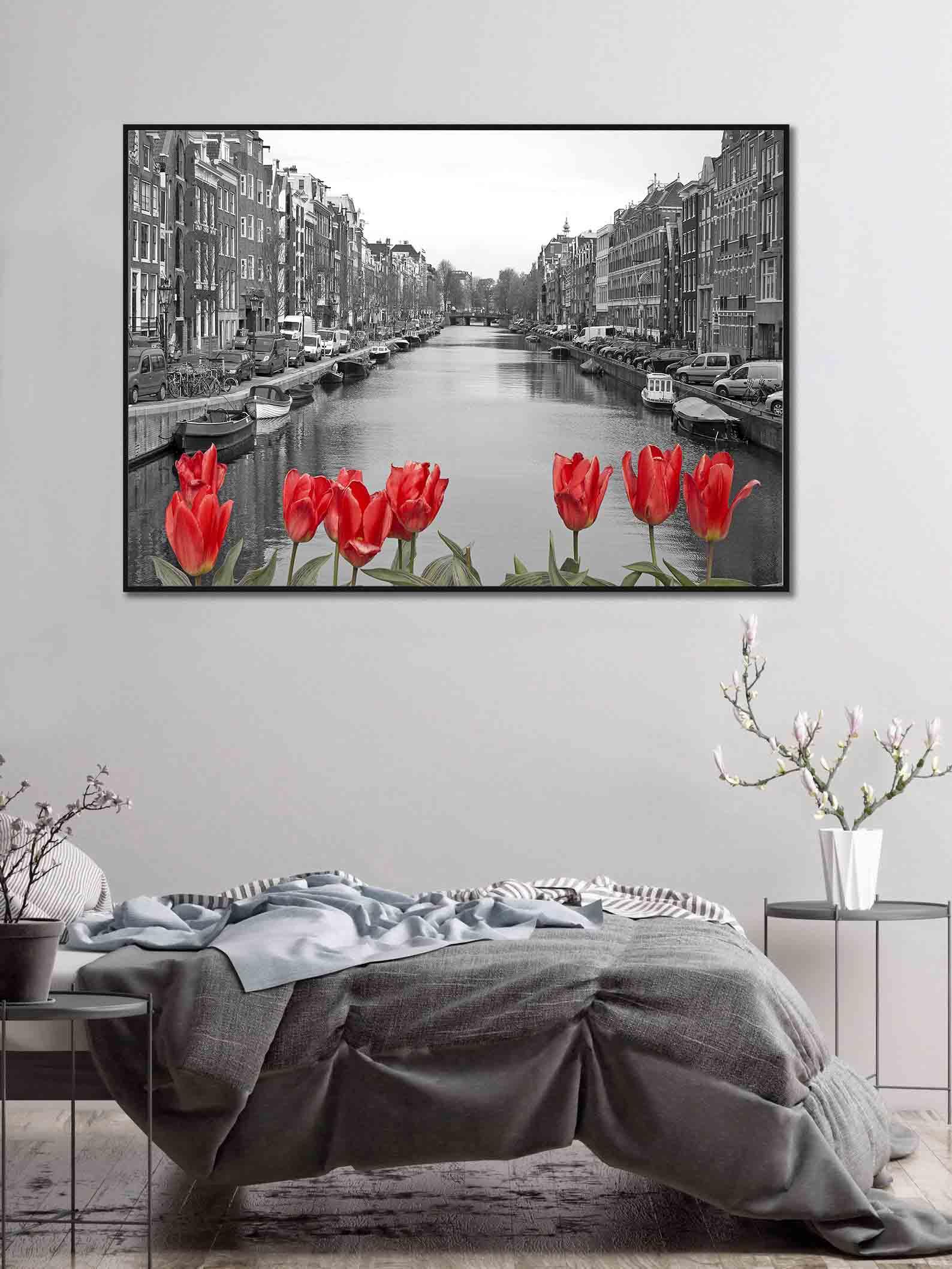Tablou Canvas - Lalele rosii in Amsterdam