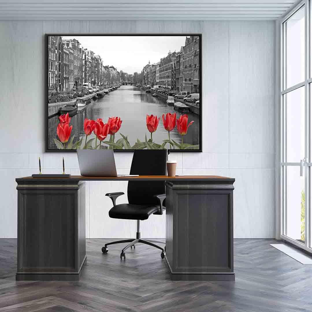 Tablou Canvas - Lalele rosii in Amsterdam