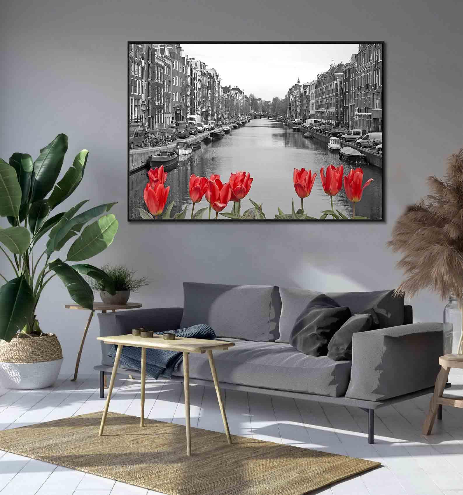 Tablou Canvas - Lalele rosii in Amsterdam