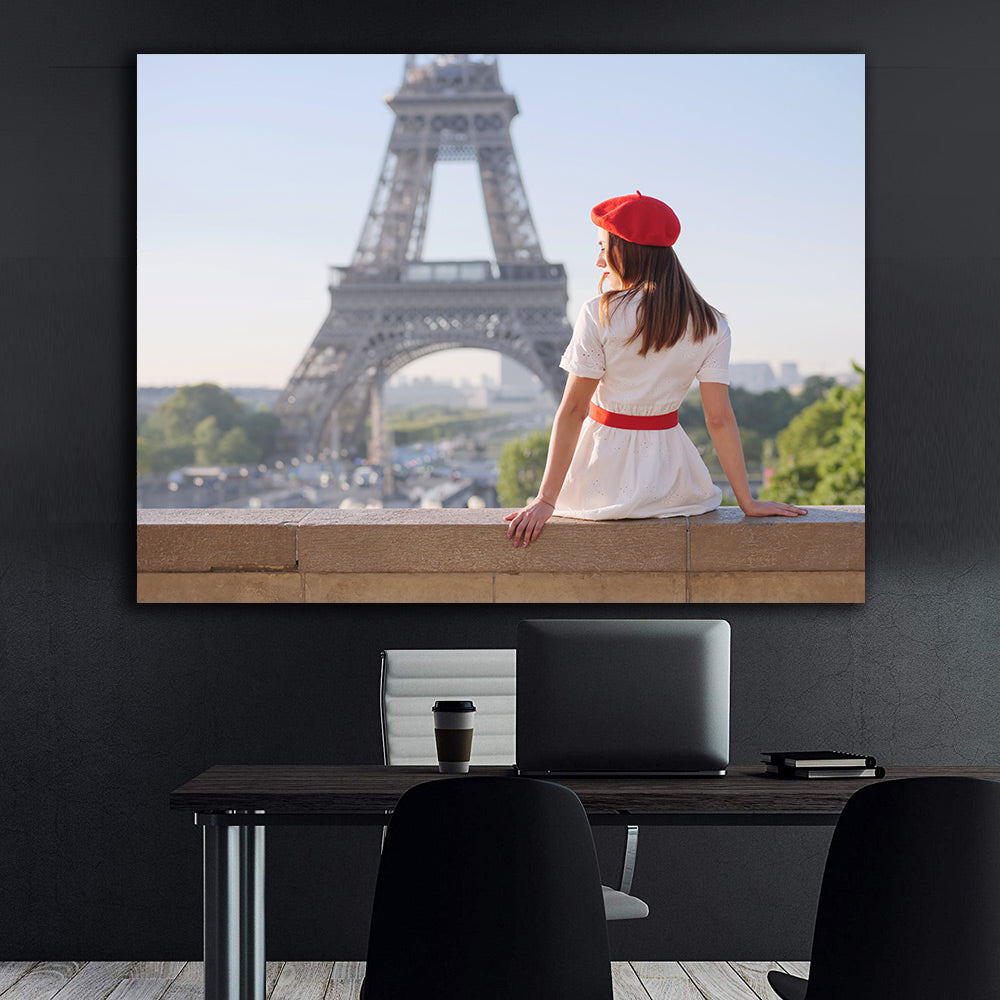 Tablou Canvas - Femeie la Turnul Eiffel